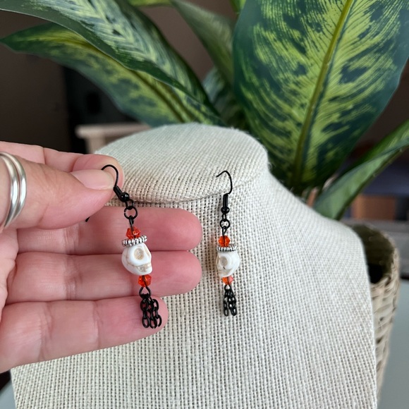🧡💀Handmade Skull Earrings 💀🧡 - Picture 3 of 10